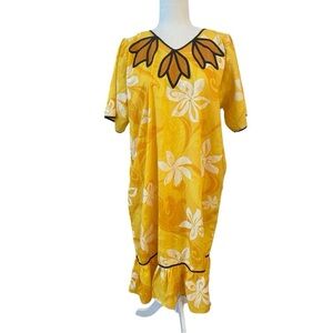 Vintage Womens Hawaiian Floral Kaftan Muumuu